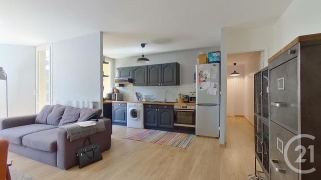 Afficher la photo en grand Appartement F3 à vendre - 3 pièces - 75.79 m2 - LIVRY GARGAN - 93 - ILE-DE-FRANCE - Century 21 Sf Immobilier
