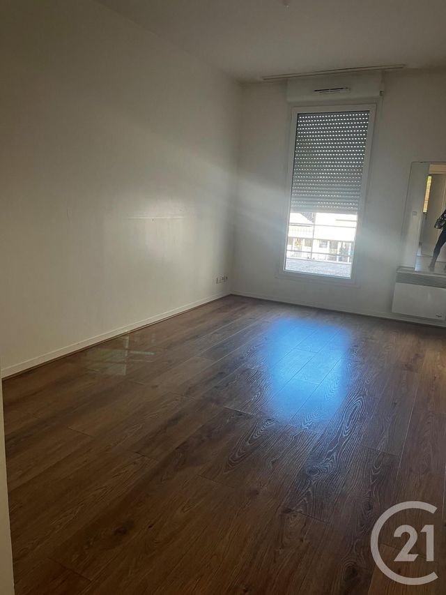 Appartement F3 à louer - 3 pièces - 65.09 m2 - SEVRAN - 93 - ILE-DE-FRANCE - Century 21 Sf Immobilier