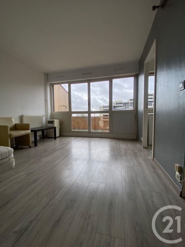 Appartement F1 à louer - 1 pièce - 26.89 m2 - SEVRAN - 93 - ILE-DE-FRANCE - Century 21 Sf Immobilier