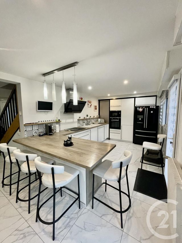 maison à vendre - 6 pièces - 150.0 m2 - MONTFERMEIL - 93 - ILE-DE-FRANCE - Century 21 Sf Immobilier