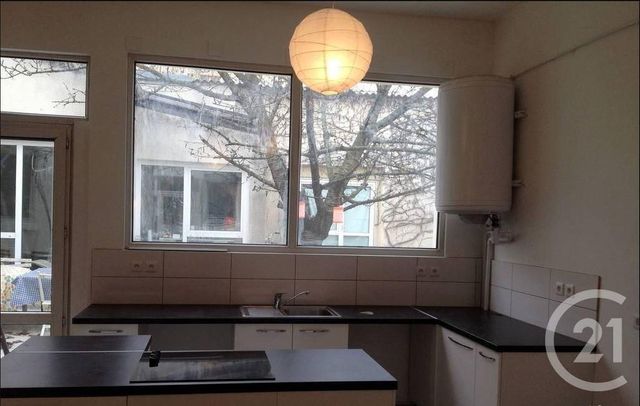 Appartement F3 à louer - 3 pièces - 78.08 m2 - MONTREUIL - 93 - ILE-DE-FRANCE - Century 21 Sf Immobilier