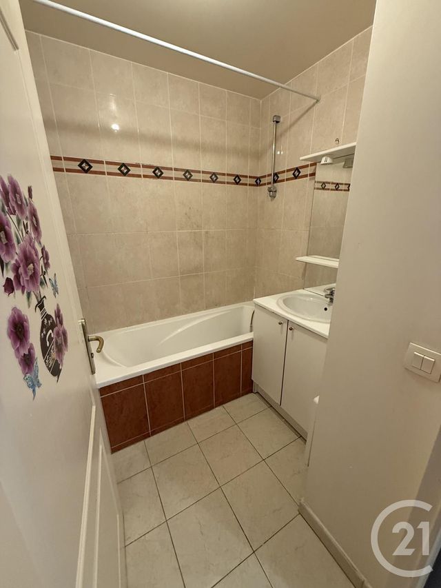 Appartement F2 à louer - 2 pièces - 49.39 m2 - SEVRAN - 93 - ILE-DE-FRANCE - Century 21 Sf Immobilier