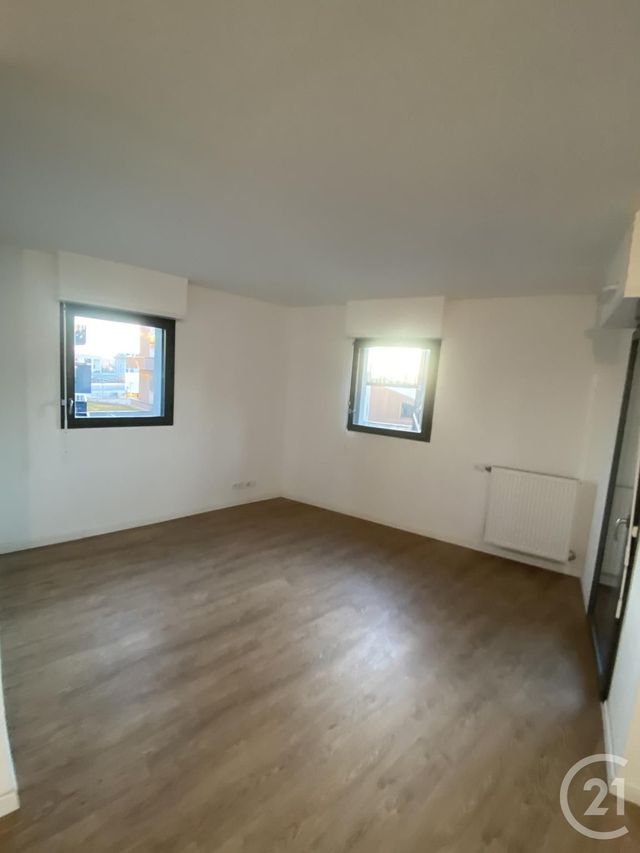 Appartement F3 à louer - 3 pièces - 69.1 m2 - MONTREUIL - 93 - ILE-DE-FRANCE - Century 21 Sf Immobilier