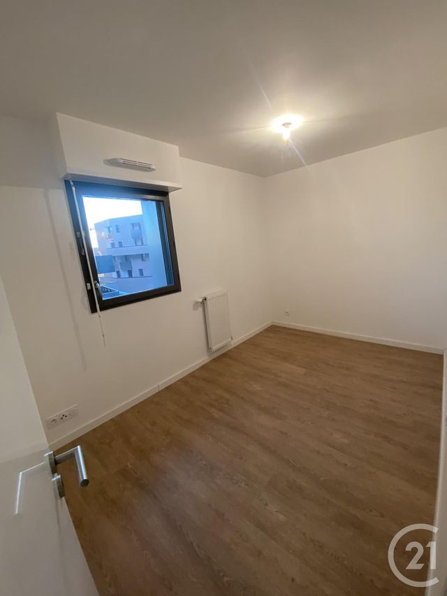 Appartement F3 à louer - 3 pièces - 69.1 m2 - MONTREUIL - 93 - ILE-DE-FRANCE - Century 21 Sf Immobilier