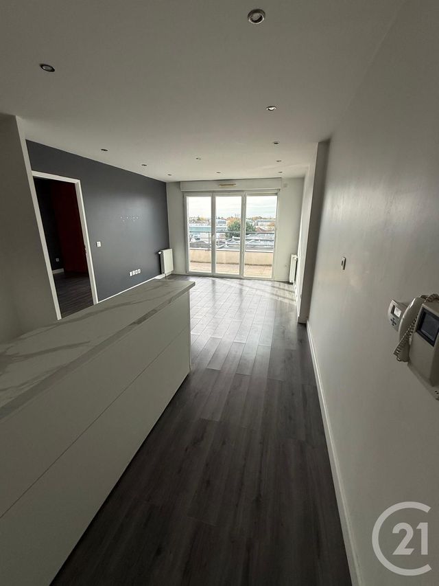 Appartement à louer - 2 pièces - 39.91 m2 - LIVRY GARGAN - 93 - ILE-DE-FRANCE - Century 21 Sf Immobilier