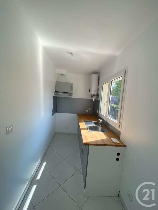 Appartement F1 à louer - 1 pièce - 23.0 m2 - SEVRAN - 93 - ILE-DE-FRANCE - Century 21 Sf Immobilier