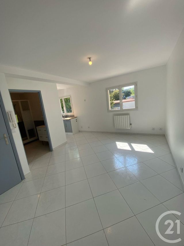 Appartement F1 à louer - 1 pièce - 23.0 m2 - SEVRAN - 93 - ILE-DE-FRANCE - Century 21 Sf Immobilier