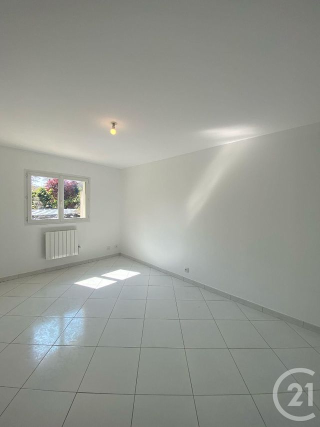 Appartement F1 à louer - 1 pièce - 23.0 m2 - SEVRAN - 93 - ILE-DE-FRANCE - Century 21 Sf Immobilier