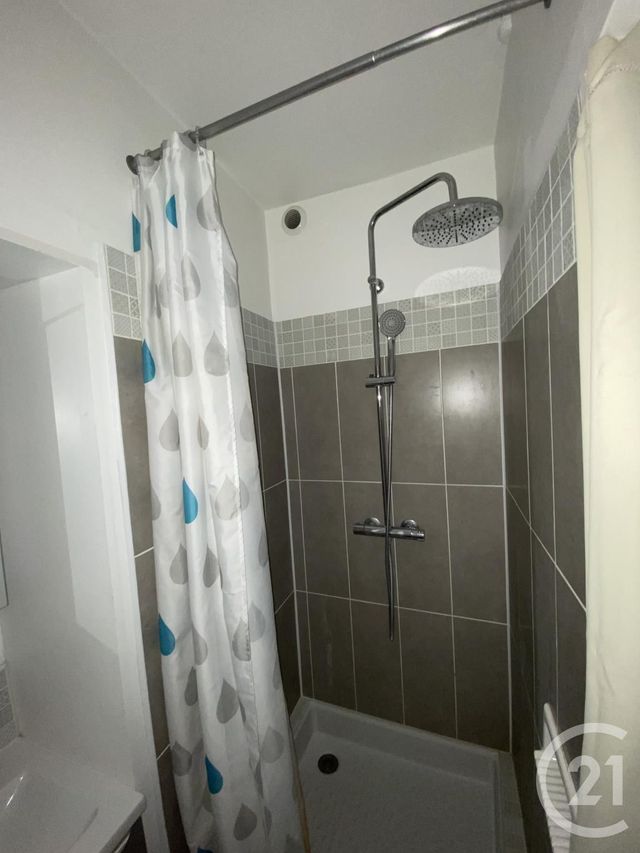 Appartement F1 à louer - 1 pièce - 26.11 m2 - MONTREUIL - 93 - ILE-DE-FRANCE - Century 21 Sf Immobilier