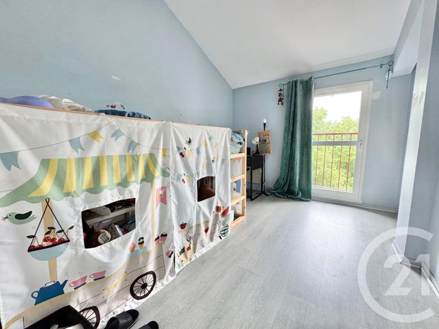 Appartement Duplex f4 à vendre - 4 pièces - 84.46 m2 - SEVRAN - 93 - ILE-DE-FRANCE - Century 21 Sf Immobilier