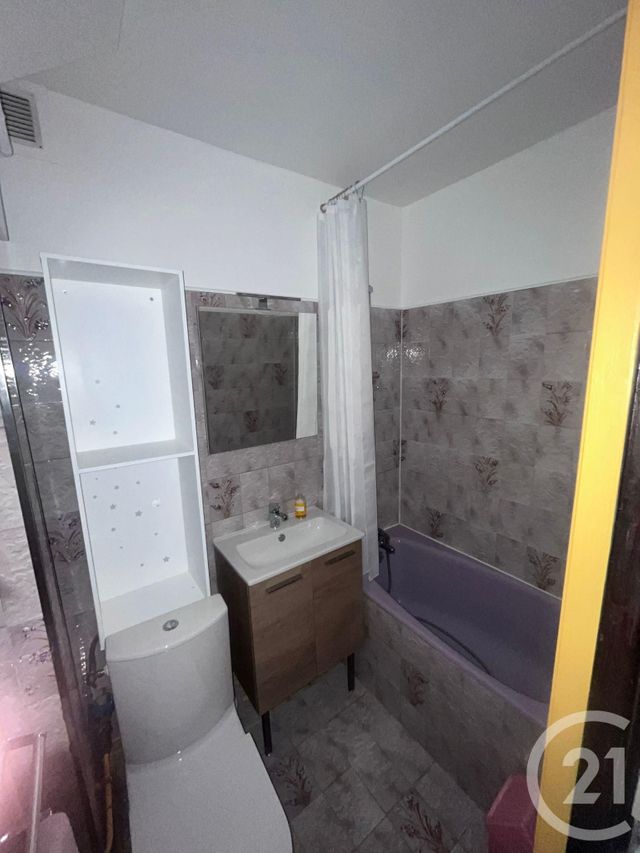 Appartement F1 à louer - 2 pièces - 28.11 m2 - FONTENAY SOUS BOIS - 94 - ILE-DE-FRANCE - Century 21 Sf Immobilier