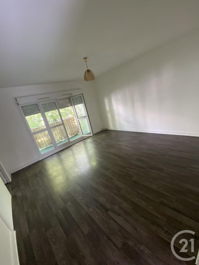 Appartement F3 à louer - 3 pièces - 71.1 m2 - TREMBLAY EN FRANCE - 93 - ILE-DE-FRANCE - Century 21 Sf Immobilier
