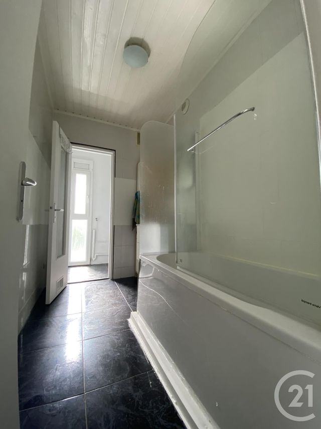 Appartement F3 à louer - 3 pièces - 71.1 m2 - TREMBLAY EN FRANCE - 93 - ILE-DE-FRANCE - Century 21 Sf Immobilier