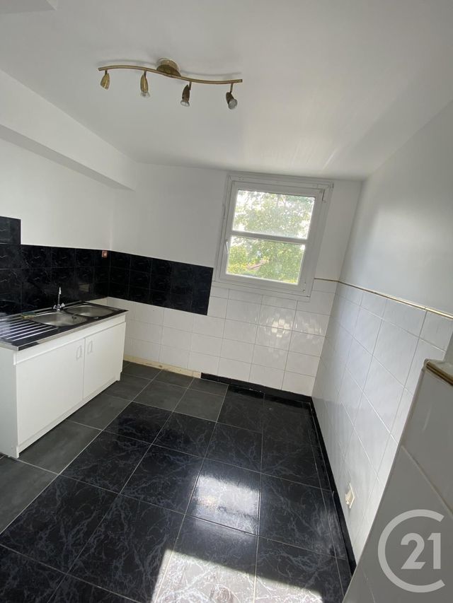 Appartement F3 à louer - 3 pièces - 71.1 m2 - TREMBLAY EN FRANCE - 93 - ILE-DE-FRANCE - Century 21 Sf Immobilier