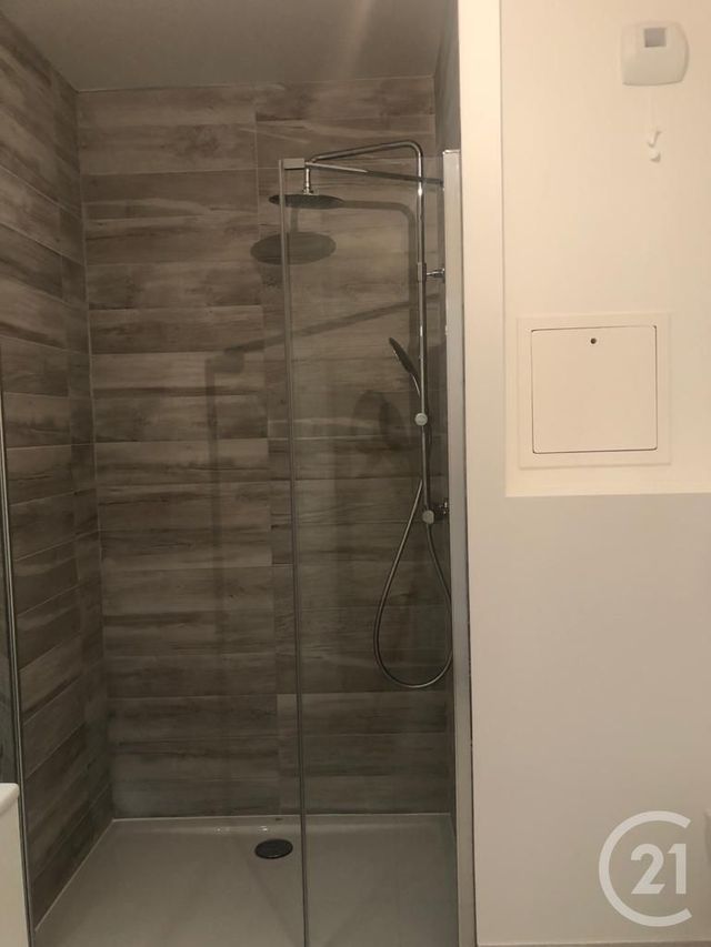 Appartement F1 à louer - 1 pièce - 28.0 m2 - NOISY LE GRAND - 93 - ILE-DE-FRANCE - Century 21 Sf Immobilier