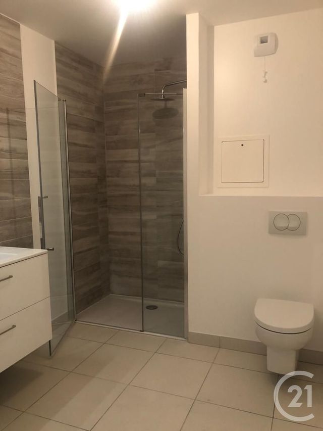 Appartement F1 à louer - 1 pièce - 28.0 m2 - NOISY LE GRAND - 93 - ILE-DE-FRANCE - Century 21 Sf Immobilier