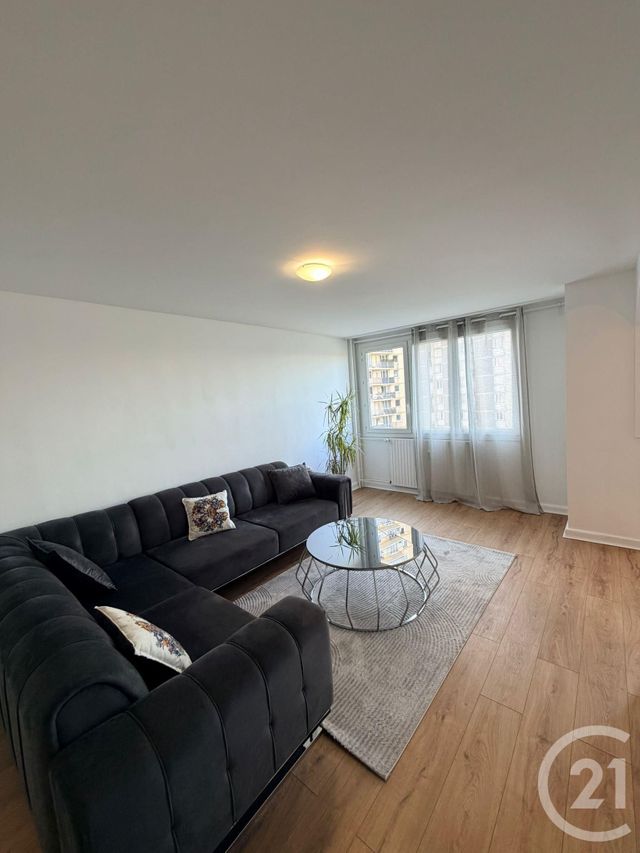 Appartement F4 à louer - 4 pièces - 82.58 m2 - ST DENIS - 93 - ILE-DE-FRANCE - Century 21 Sf Immobilier