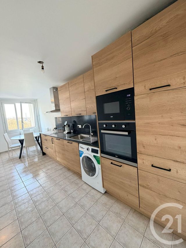 Appartement F4 à louer - 4 pièces - 82.58 m2 - ST DENIS - 93 - ILE-DE-FRANCE - Century 21 Sf Immobilier