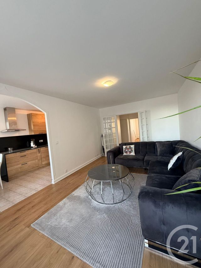 Appartement F4 à louer - 4 pièces - 82.58 m2 - ST DENIS - 93 - ILE-DE-FRANCE - Century 21 Sf Immobilier