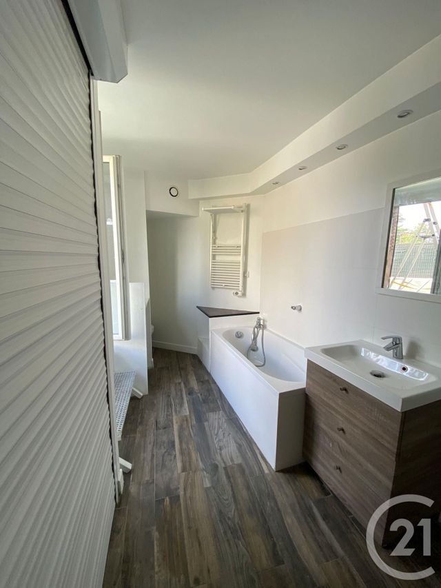 Appartement F2 à louer - 2 pièces - 37.88 m2 - ROSNY SOUS BOIS - 93 - ILE-DE-FRANCE - Century 21 Sf Immobilier