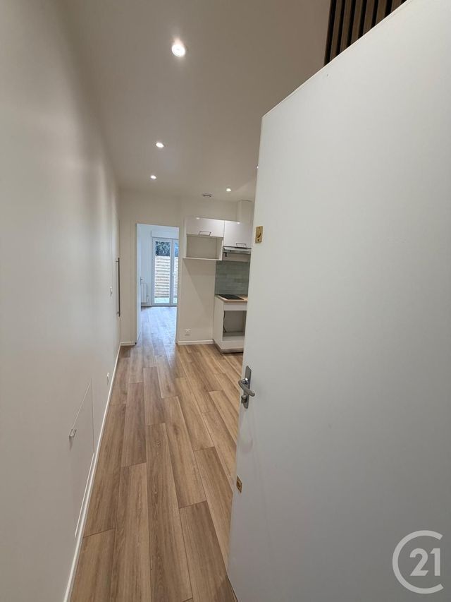 Appartement à louer - 2 pièces - 22.78 m2 - LIVRY GARGAN - 93 - ILE-DE-FRANCE - Century 21 Sf Immobilier
