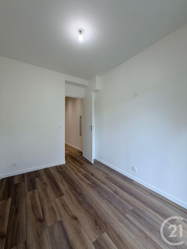 Appartement à louer - 2 pièces - 22.78 m2 - LIVRY GARGAN - 93 - ILE-DE-FRANCE - Century 21 Sf Immobilier