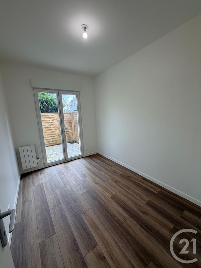 Appartement à louer - 2 pièces - 22.78 m2 - LIVRY GARGAN - 93 - ILE-DE-FRANCE - Century 21 Sf Immobilier