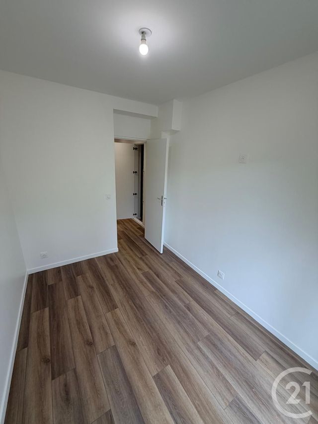 Appartement à louer - 2 pièces - 22.78 m2 - LIVRY GARGAN - 93 - ILE-DE-FRANCE - Century 21 Sf Immobilier
