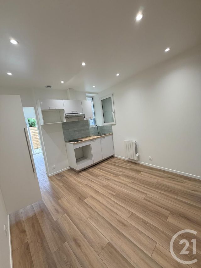 Appartement à louer - 2 pièces - 22.78 m2 - LIVRY GARGAN - 93 - ILE-DE-FRANCE - Century 21 Sf Immobilier