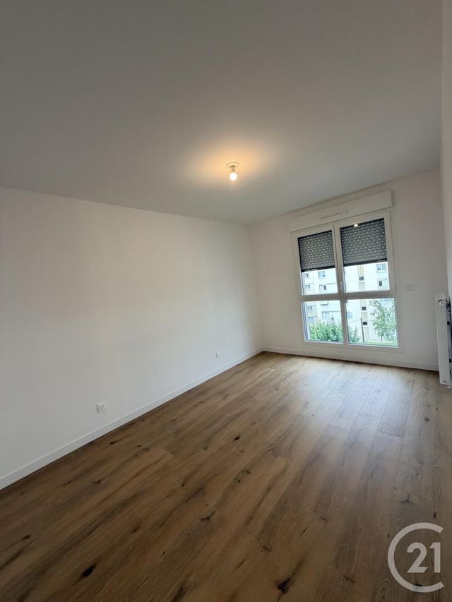 Appartement F2 à louer - 2 pièces - 43.1 m2 - NEUILLY PLAISANCE - 93 - ILE-DE-FRANCE - Century 21 Sf Immobilier