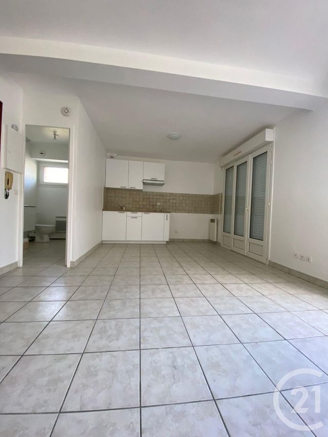 Appartement F1 à louer - 1 pièce - 27.52 m2 - TREMBLAY EN FRANCE - 93 - ILE-DE-FRANCE - Century 21 Sf Immobilier
