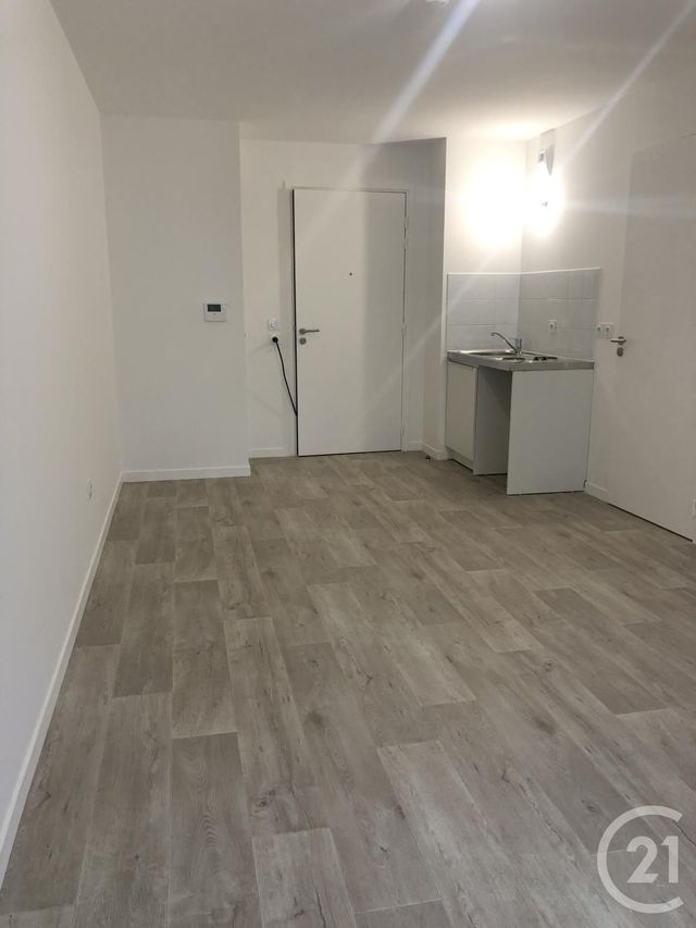 Appartement Studio à louer - 1 pièce - 26.32 m2 - SEVRAN - 93 - ILE-DE-FRANCE - Century 21 Sf Immobilier