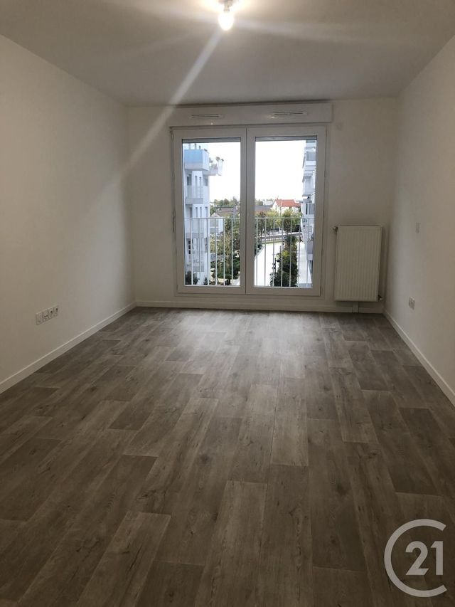 Appartement Studio à louer - 1 pièce - 26.32 m2 - SEVRAN - 93 - ILE-DE-FRANCE - Century 21 Sf Immobilier