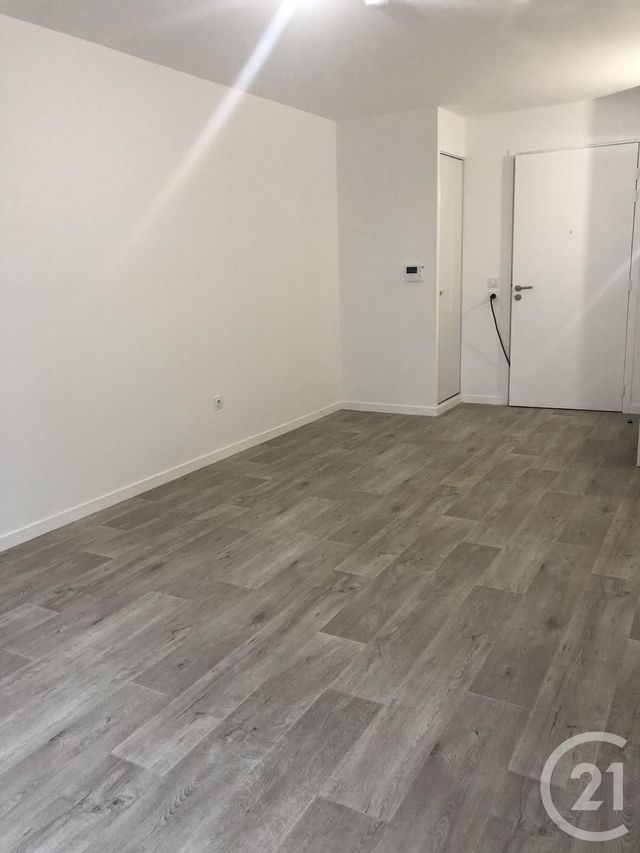Appartement Studio à louer - 1 pièce - 26.32 m2 - SEVRAN - 93 - ILE-DE-FRANCE - Century 21 Sf Immobilier
