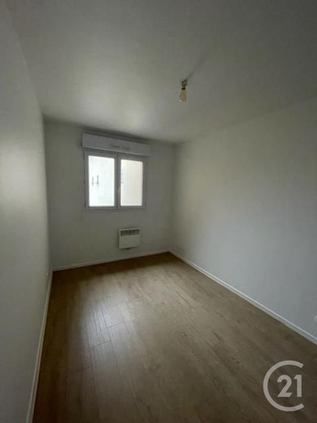 Appartement F2 à louer - 2 pièces - 34.0 m2 - TREMBLAY EN FRANCE - 93 - ILE-DE-FRANCE - Century 21 Sf Immobilier