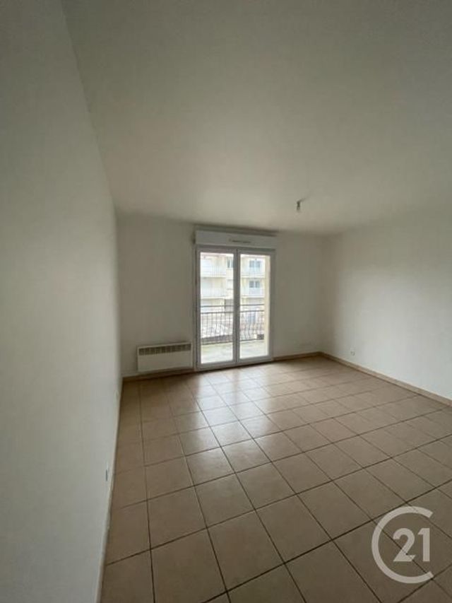 Appartement F2 à louer - 2 pièces - 34.0 m2 - TREMBLAY EN FRANCE - 93 - ILE-DE-FRANCE - Century 21 Sf Immobilier