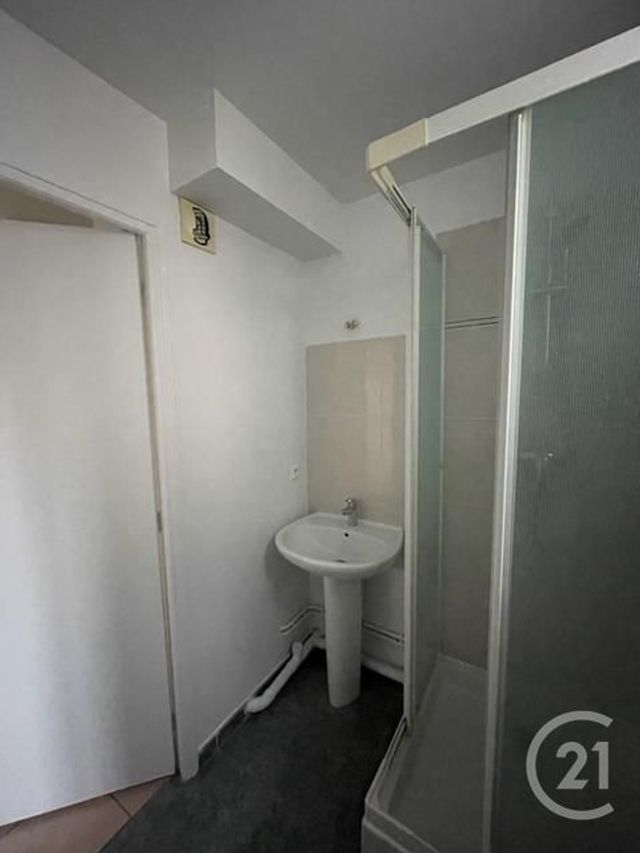 Appartement F2 à louer - 2 pièces - 34.0 m2 - TREMBLAY EN FRANCE - 93 - ILE-DE-FRANCE - Century 21 Sf Immobilier