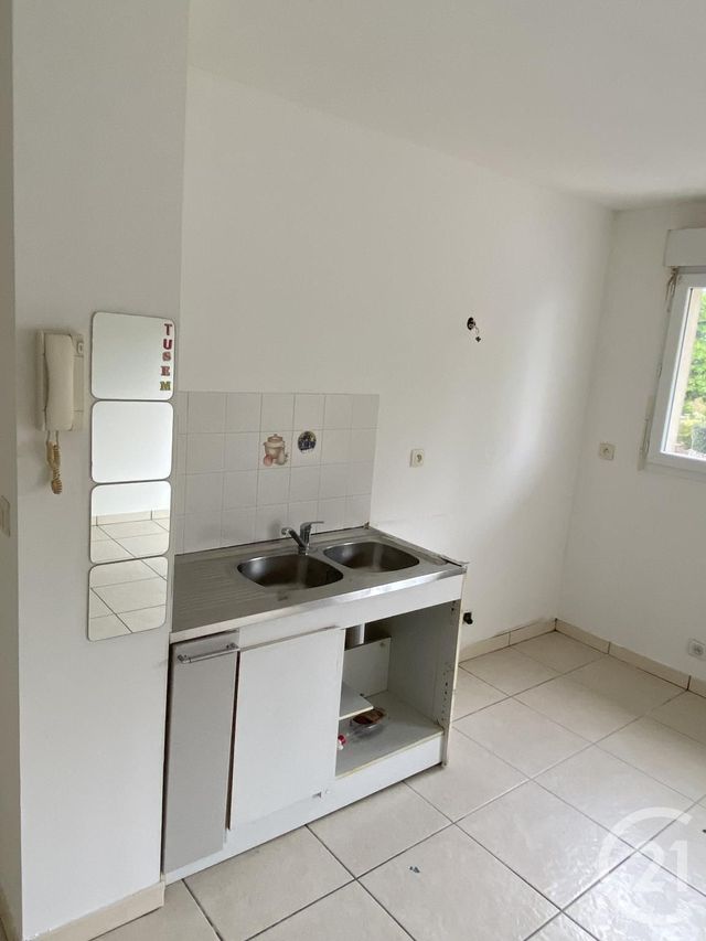 Appartement F2 à louer - 2 pièces - 35.43 m2 - SEVRAN - 93 - ILE-DE-FRANCE - Century 21 Sf Immobilier