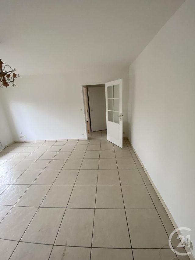 Appartement F2 à louer - 2 pièces - 35.43 m2 - SEVRAN - 93 - ILE-DE-FRANCE - Century 21 Sf Immobilier