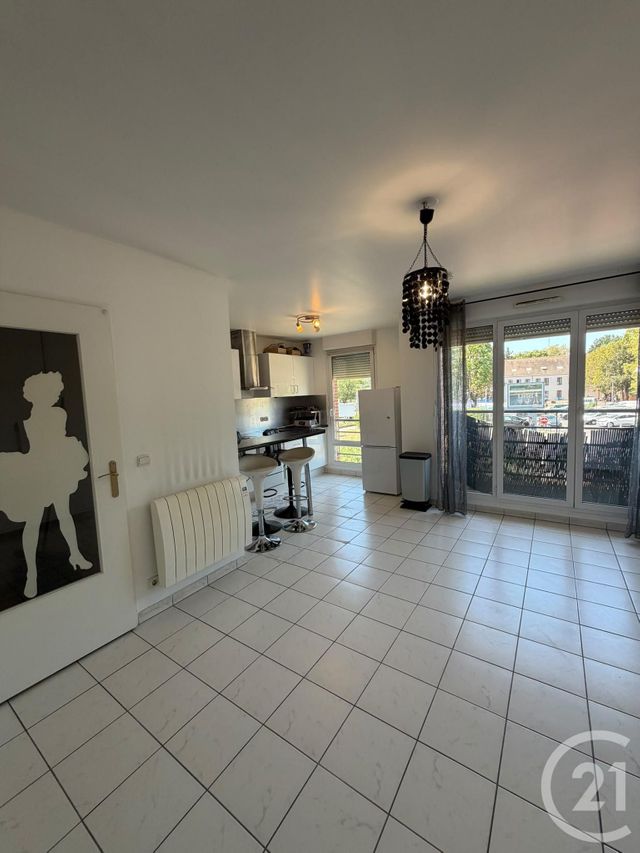 Appartement à louer - 2 pièces - 41.0 m2 - SEVRAN - 93 - ILE-DE-FRANCE - Century 21 Sf Immobilier