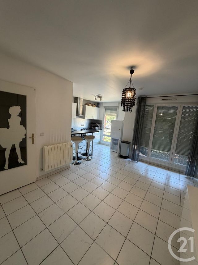 Appartement à louer - 2 pièces - 41.0 m2 - SEVRAN - 93 - ILE-DE-FRANCE - Century 21 Sf Immobilier