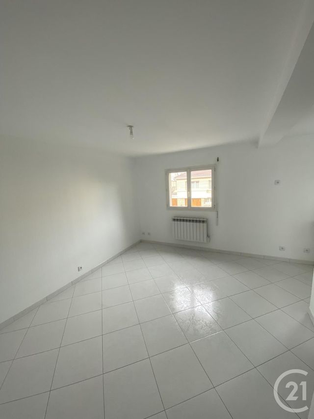 Appartement F1 à louer - 1 pièce - 23.86 m2 - SEVRAN - 93 - ILE-DE-FRANCE - Century 21 Sf Immobilier