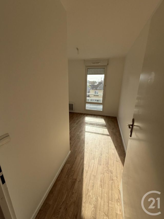 Appartement F3 à louer - 3 pièces - 65.43 m2 - SEVRAN - 93 - ILE-DE-FRANCE - Century 21 Sf Immobilier