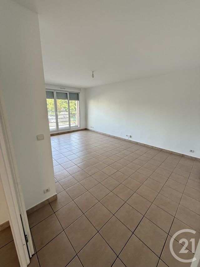 Appartement F3 à louer - 3 pièces - 65.43 m2 - SEVRAN - 93 - ILE-DE-FRANCE - Century 21 Sf Immobilier
